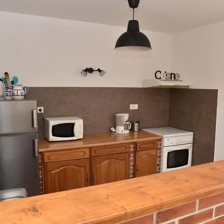 Holiday home Avec Piscine, Jardin Et Jeux Enfants Pres De St Pourcain/sioule - Fr-1-489-57 *