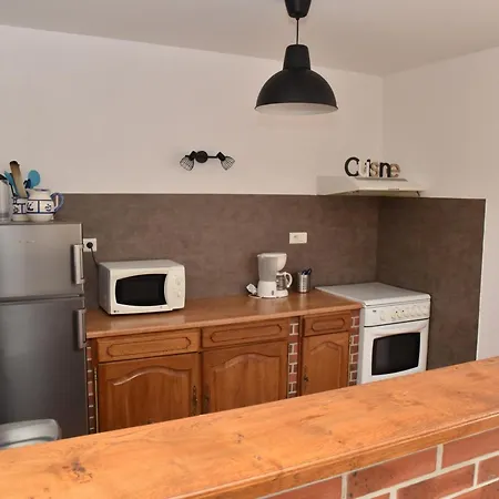 Avec Piscine Et Jardin En Bourbonnais - Fr-1-489-57