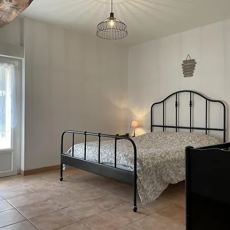 Avec Piscine Et Jardin En Bourbonnais - Fr-1-489-57 Country house Cressanges